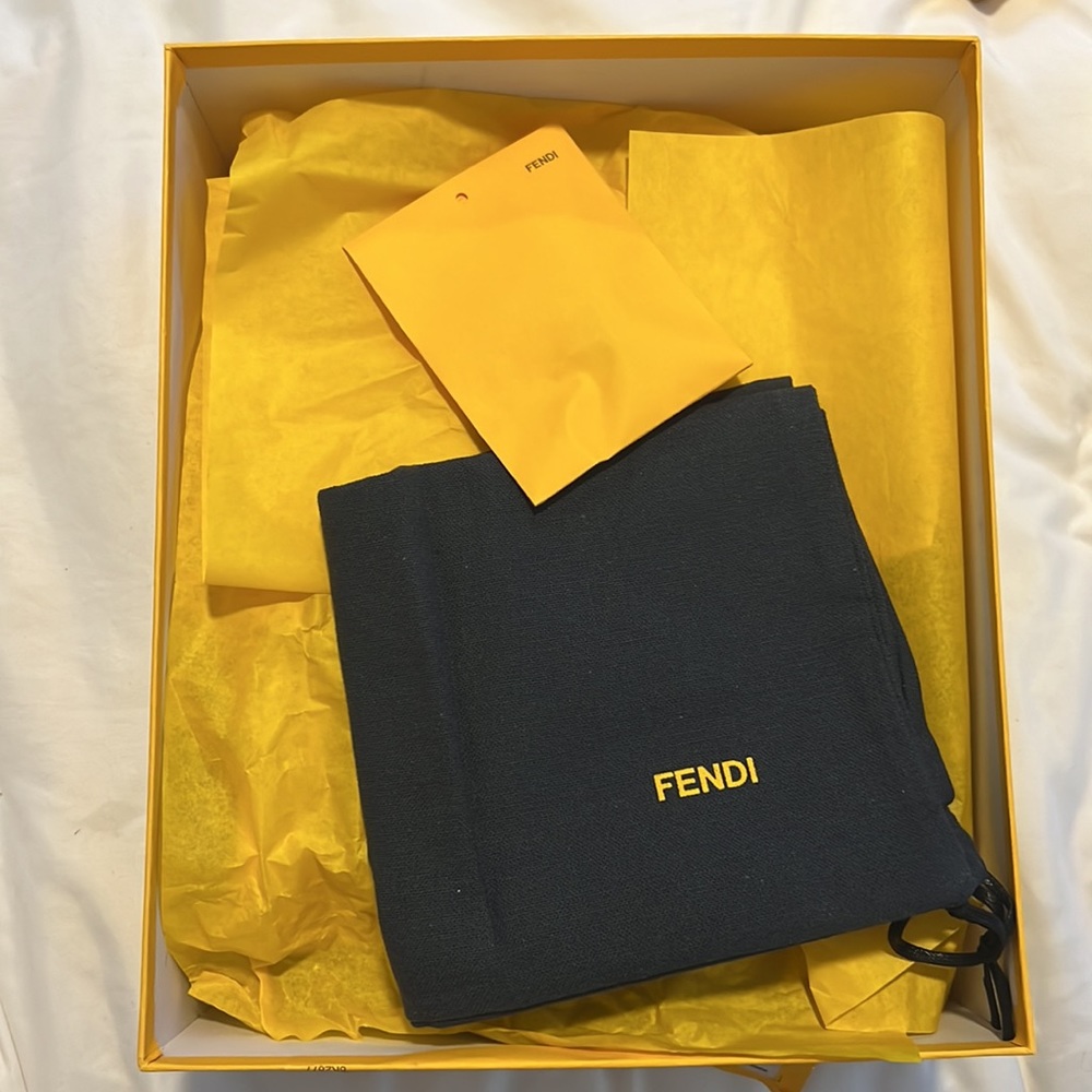 fendi pumps - Picture 9 of 9